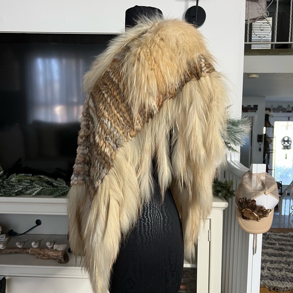 Genuine Rabbit & Raccoon Fur Vest Poncho - Picture 2 of 3